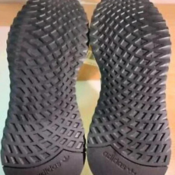 L NEW Men's Adidas Shoes- Yellow- US 9.5 - Picture 2 of 4